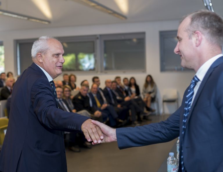 Predstojniku Zavoda za ITS, prof. dr. sc. Sadku Mandžuki je dodijeljena Nagrada za posebna postignuća u znanstveno-istraživačkom radu u protekle tri godine